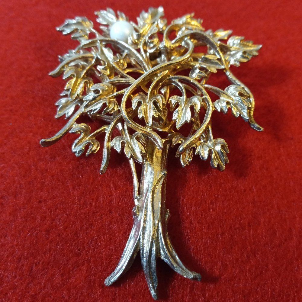 Vintagegolden Leafed Out Tree With Faux Pearl Brooch Cottagecore Grandmacore